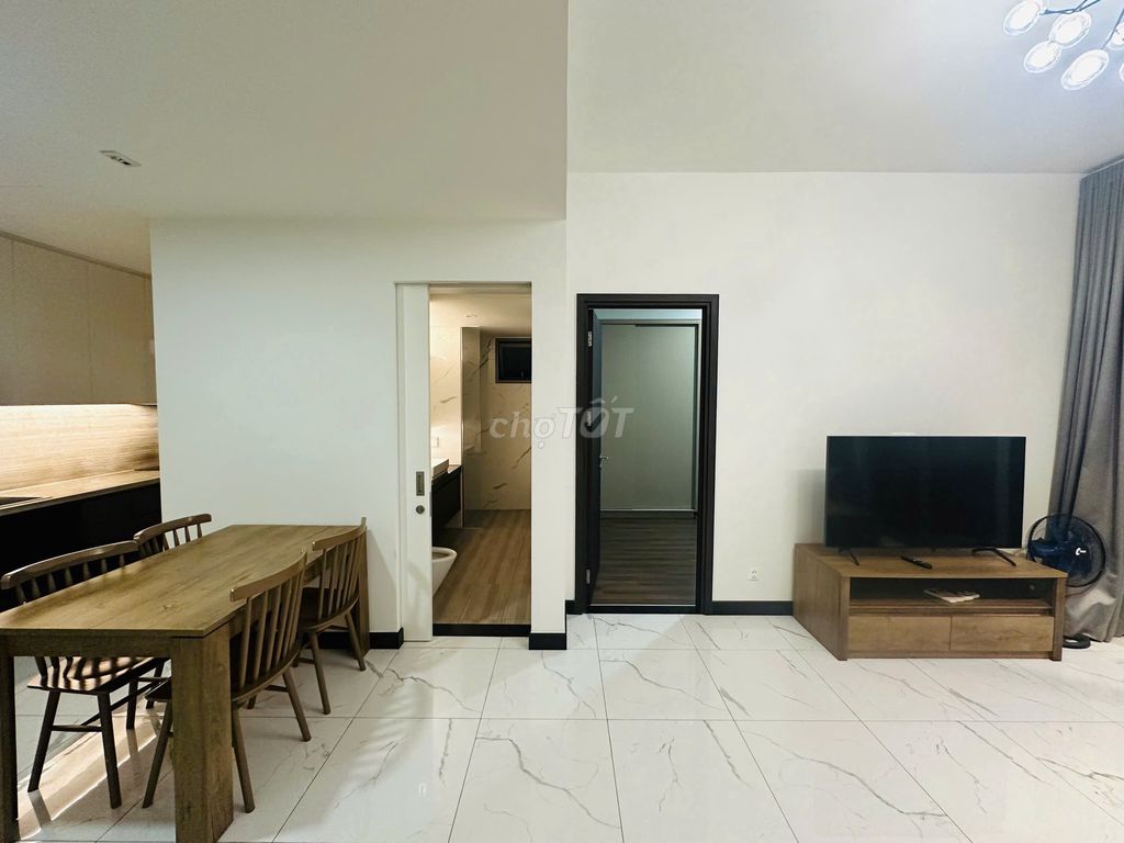 Rent a Thủ Thiêm bedroom. A beautiful fireworks.
