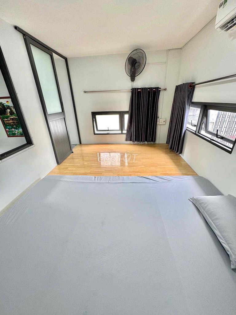 Rent an apartment. Tân Bình : Đồng Đen street near the dedication college.