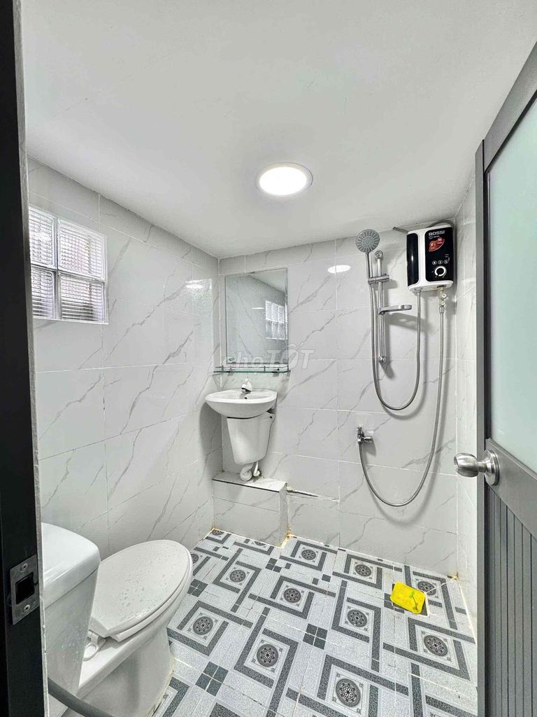 Rent an apartment. Tân Bình : Đồng Đen street near the dedication college.