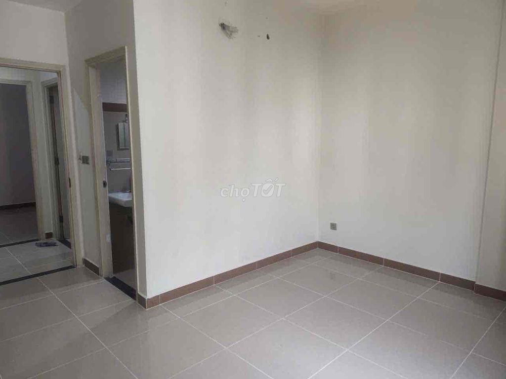 Rent the District of 7 67 M2,2 bedrooms, 2 toilets plus empty houses painted 8 million.