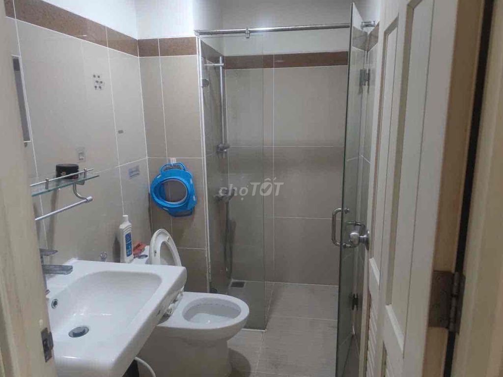 Rent the District of 7 67 M2,2 bedrooms, 2 toilets plus empty houses painted 8 million.