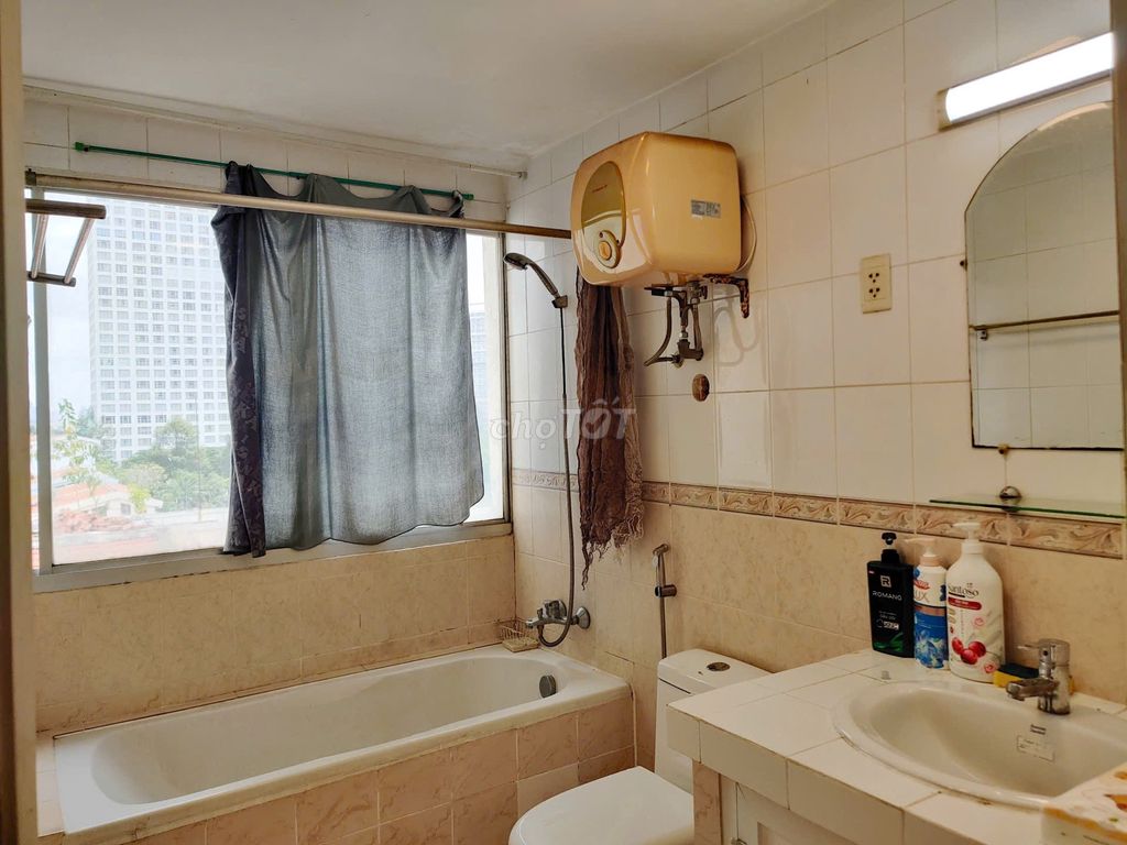Rent the Mỹ Cảnh garden apartment. Two bedrooms. 92 meters.