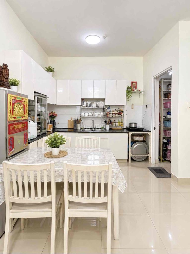 Rent the apartment for 2 bedrooms plus 2 bathrooms full of furniture only 10 million a month.
