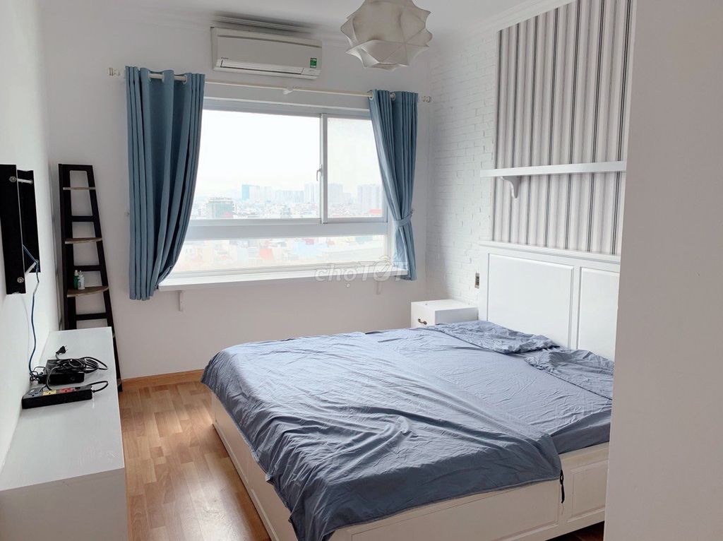 Renting Screc Tower apartment, District 3, 81m2, 2 bedrooms, Price: 13 million.