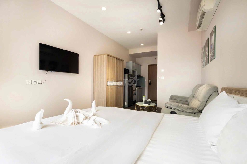 Masteri Millennium apartment with balcony.