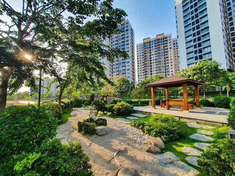 Rent a studio Mizuki Park, have curtains, nice new home. The price of 1.6 million.