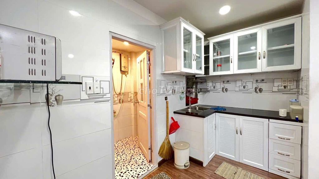 2 bedroom c/c 4 Phú Nhuận for rent