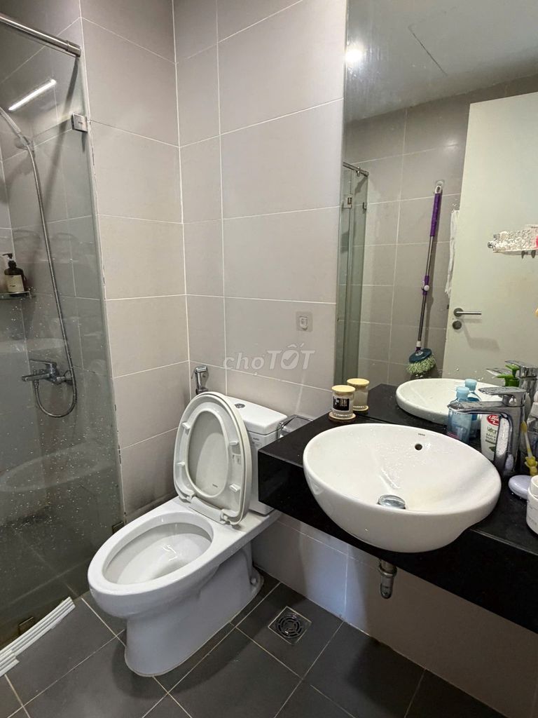 Renting Diamond Lotus District 8 two bedrooms 2 full interior toilets