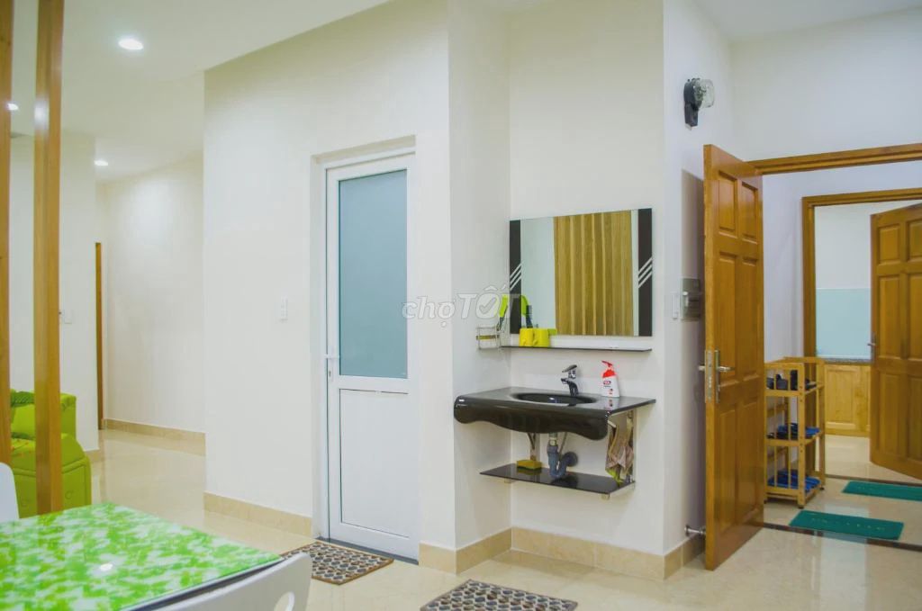 Rent the two-foot bedroom room 90 meters Phan Văn Trị - Full interior, brand-new