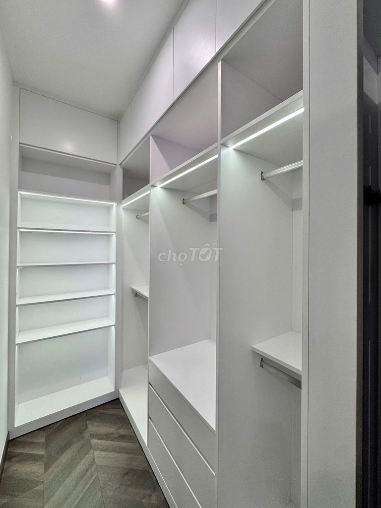 Renting a 2-size-size-peverly room_full interior_14 million