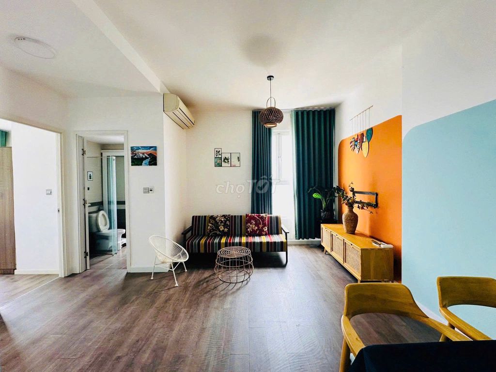 We'll have The Park Residence, 3 bedrooms. 2 toilets 106 M2. Just 11,000,000.