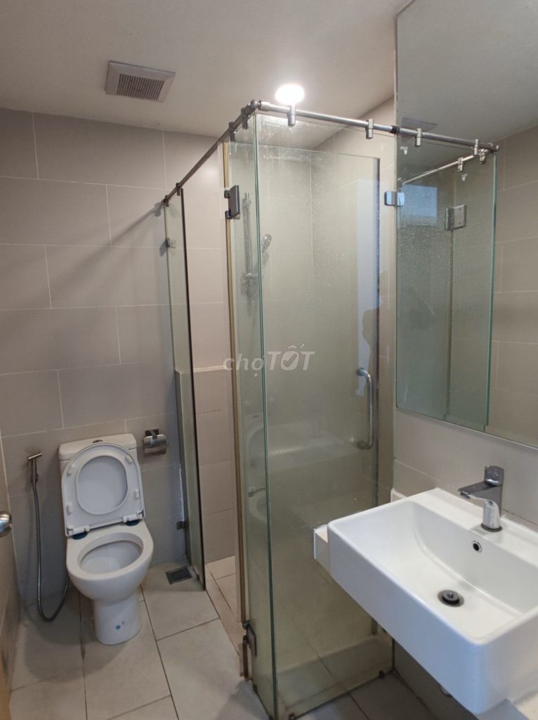 Rent Angia skyline 3 bedroom 2 toilet 83 meters2. Rent price: 12 million, middle floor cool.