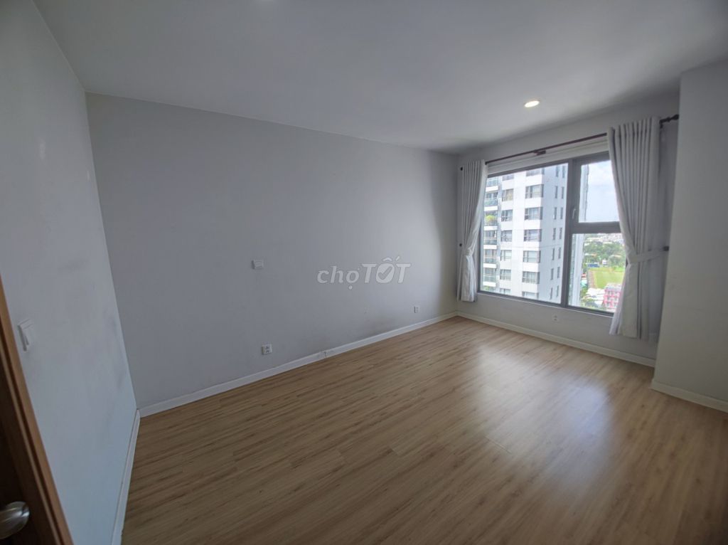 Rent Angia skyline 3 bedroom 2 toilet 83 meters2. Rent price: 12 million, middle floor cool.