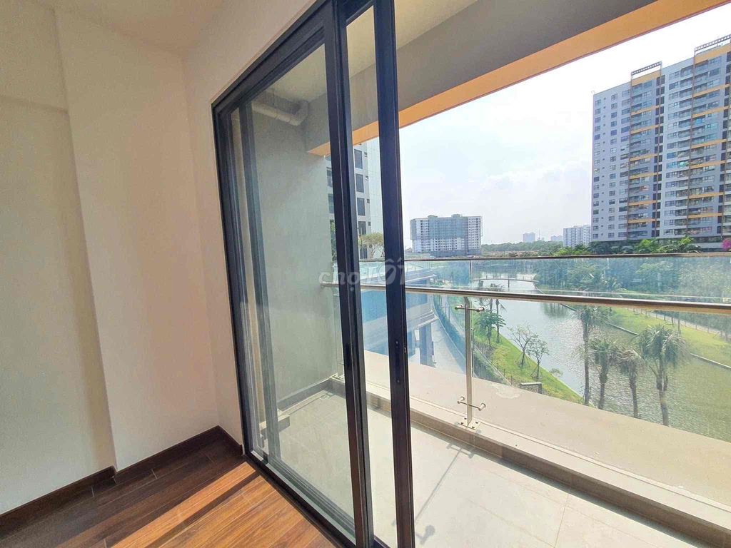 Rent 3 bedrooms 95 meters, mp678- Mizuki Park, less furniture. It's 15.5 million.