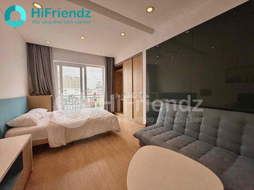 A large-scale bedroom with its own yard, almost as long as it lasts.