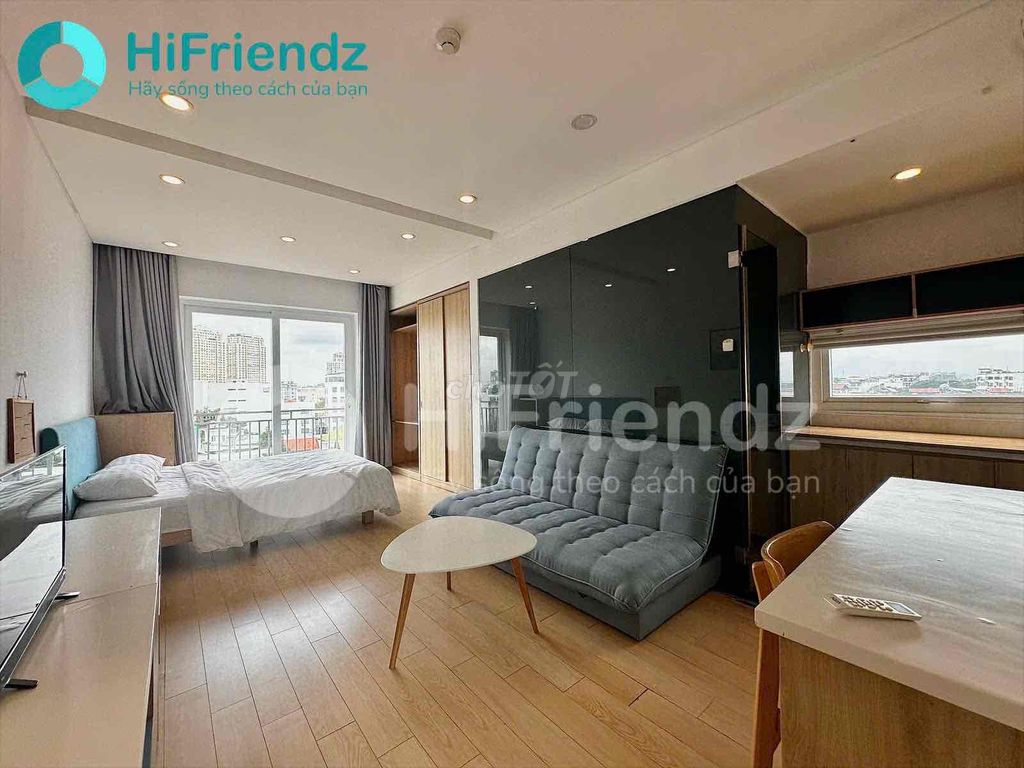 A large-scale bedroom with its own yard, almost as long as it lasts.