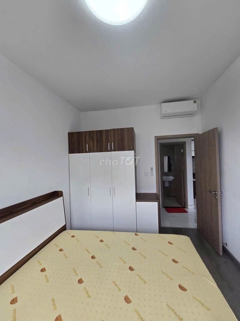 Lữ Gia Plaza District 11, 3 bedrooms, 98 m2 Full interiors cost 1 .5 million a month.