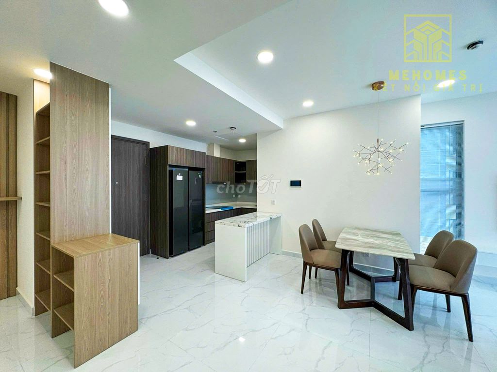 Two full bedrooms, nice diammond centery, clean new home, right there, super-looking view