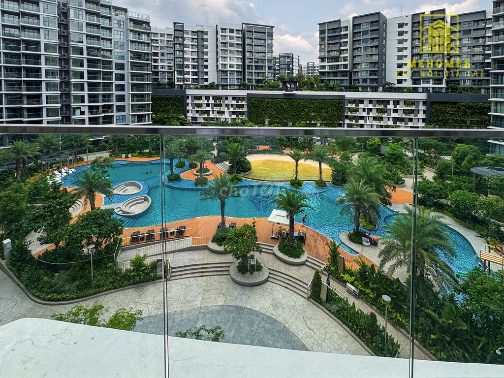 Two full bedrooms, nice diammond centery, clean new home, right there, super-looking view
