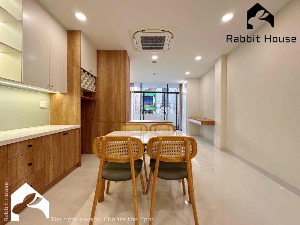 Studio House balcony full Trần Hưng Đạo District 1 near the Institute