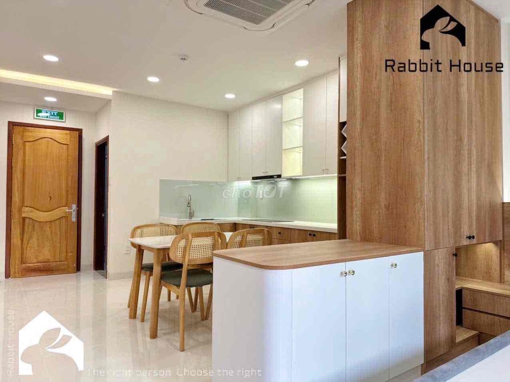 Studio House balcony full Trần Hưng Đạo District 1 near the Institute