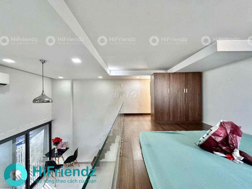 Rent a super wide apartment full of furniture. Comfortable, clean.