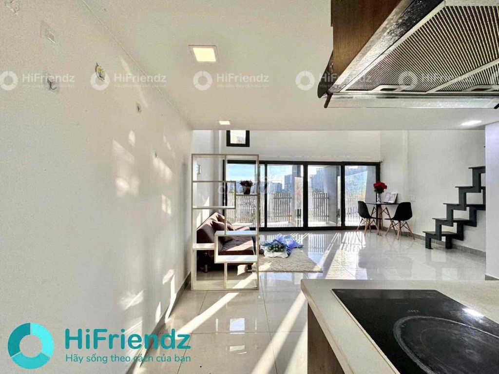 Rent a super wide apartment full of furniture. Comfortable, clean.