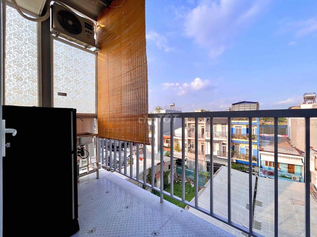 renting the new balcony studio + matching design for couples