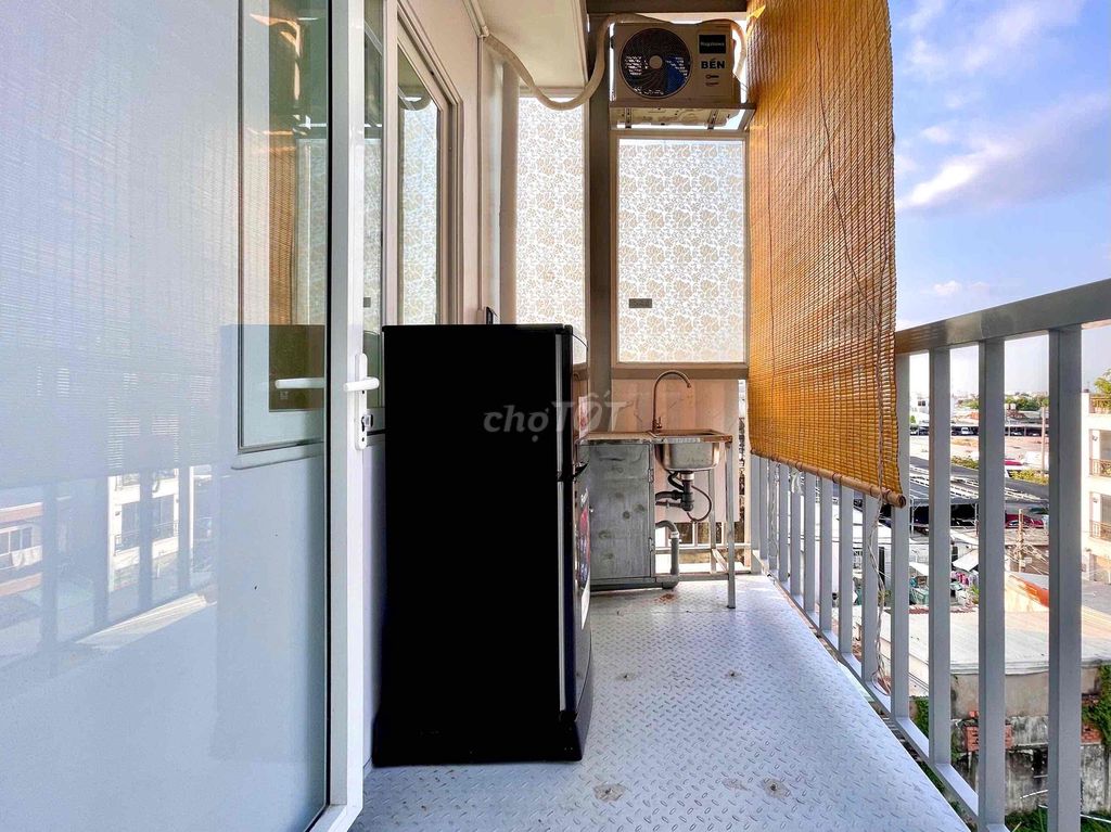 renting the new balcony studio + matching design for couples