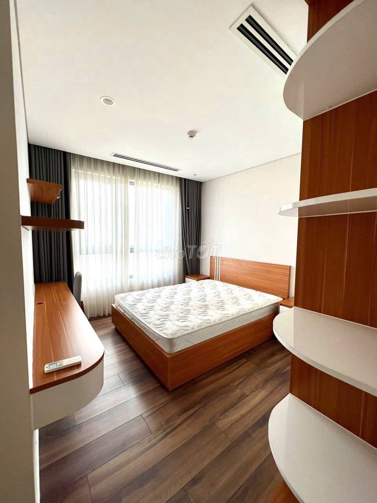 Rent a super area 4 bedrooms at 74 million and negotiated, in and out