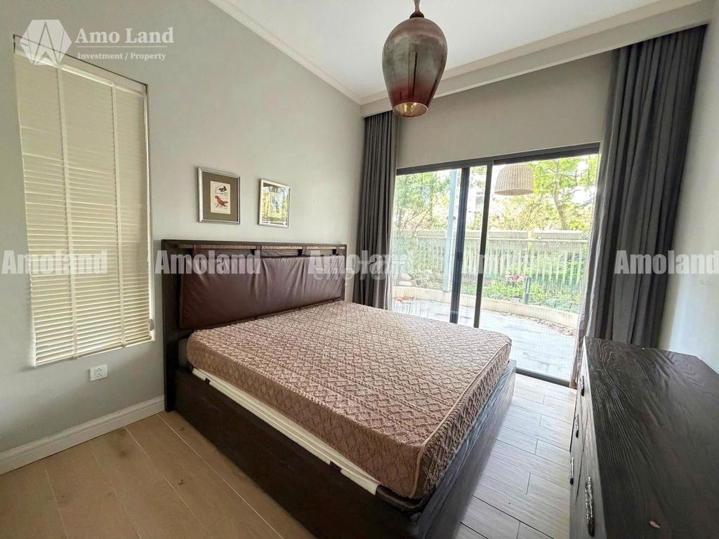 Rent the villa at 80 to 100 million, available immediately.