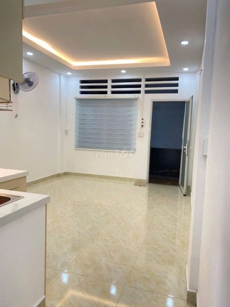 Lý Tự Trọng District 1-price rents 10 million a month. One bedroom, two air conditioning, 60 meters.