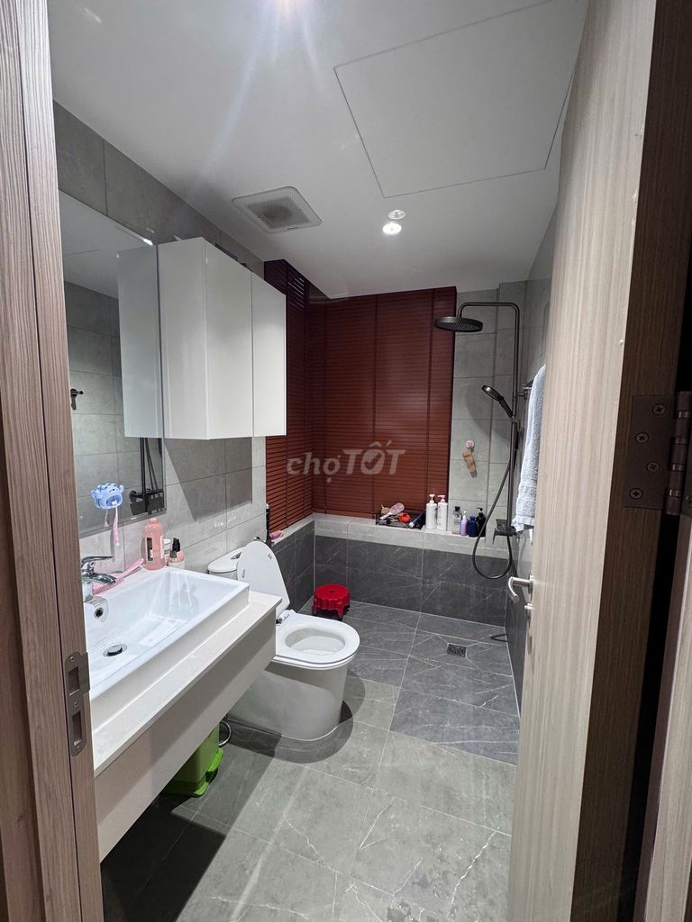 Rent Mini Garden D-A through District 8, Full interior cost 16 million to move in with a suitcase.