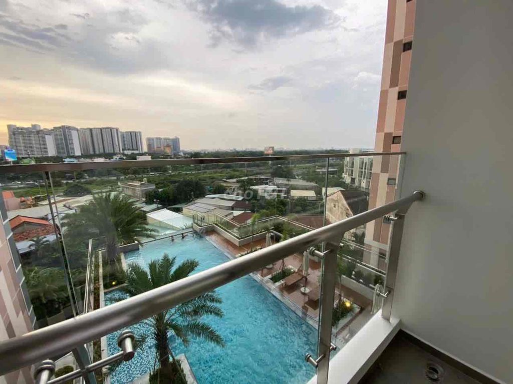 Rent the two Precia bedrooms. 2 views are good.