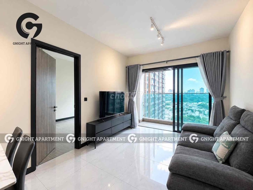 Two Bedrooms. Bến Vân Đồn. 4th.