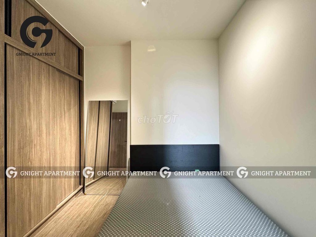 Two Bedrooms. Bến Vân Đồn. 4th.