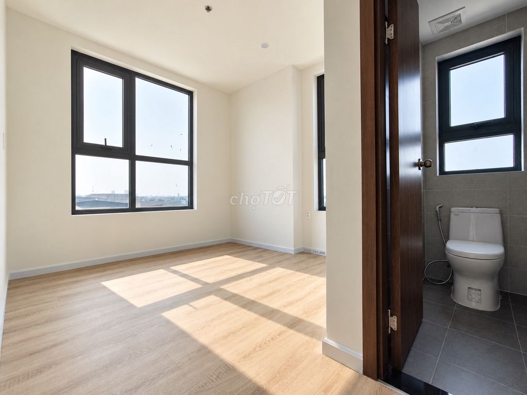 Rent a new Cạnh Làng Đại Học apartment.