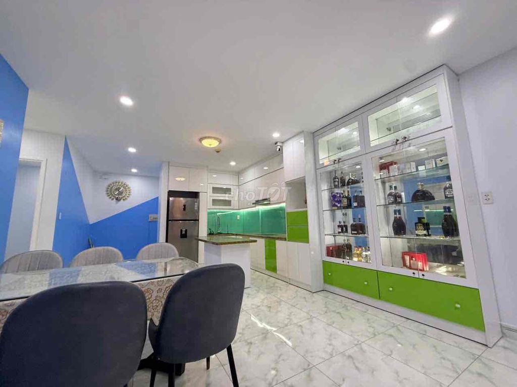 Rent apartment 221 99 m,2 rooms Full interior