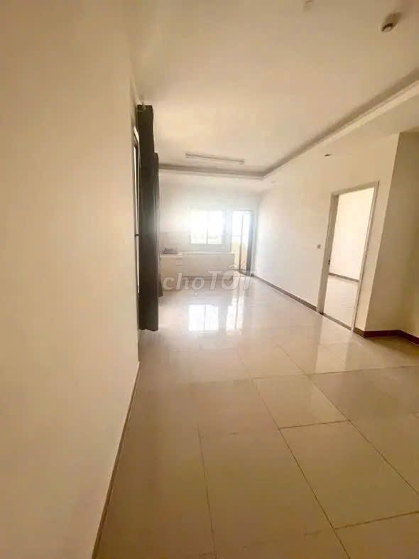 Rent C/C/Vee Era-Town German District 7-- 880 million-- 90 meters 2 bedrooms.