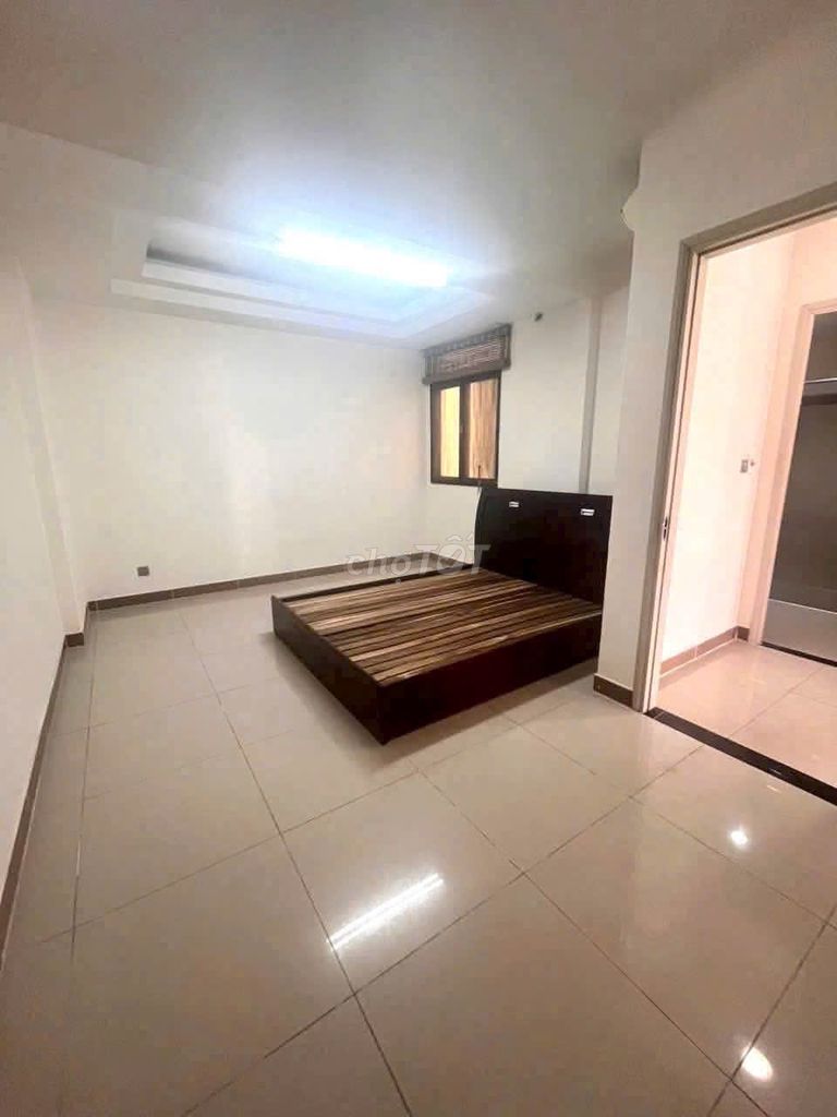Rent C/C/Vee Era-Town German District 7-- 880 million-- 90 meters 2 bedrooms.