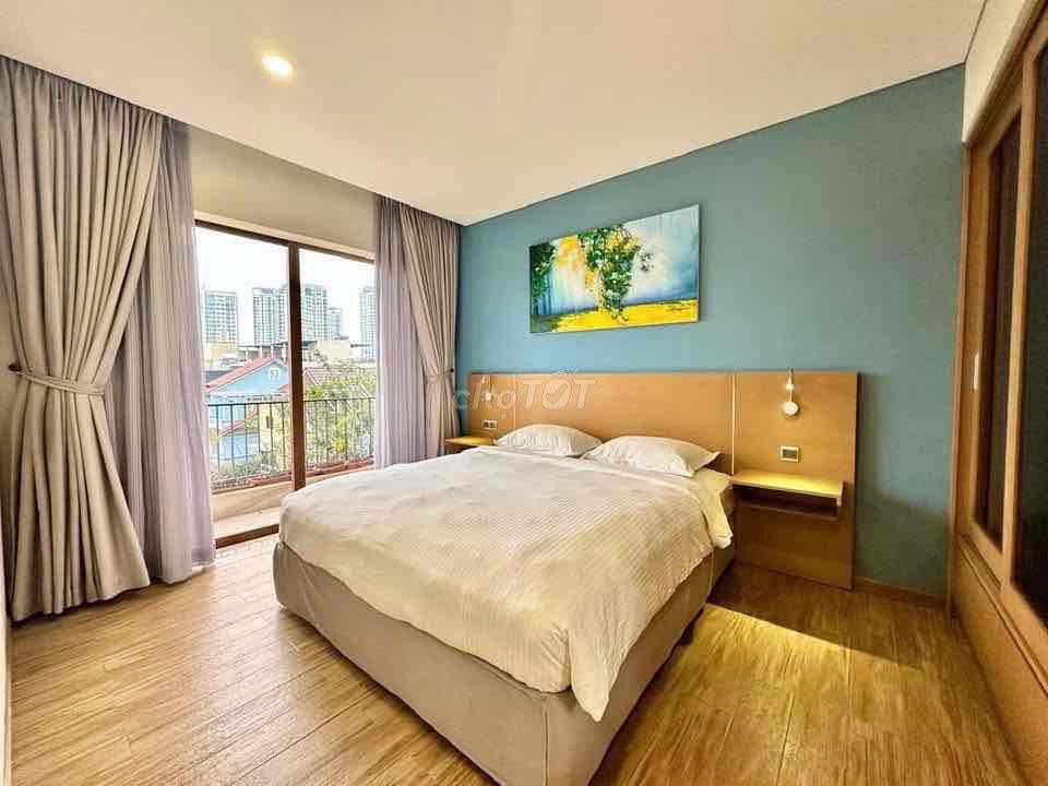 The apartment is a balcony bedroom in the capital residence. It's a 3rd district. It's 100% new.