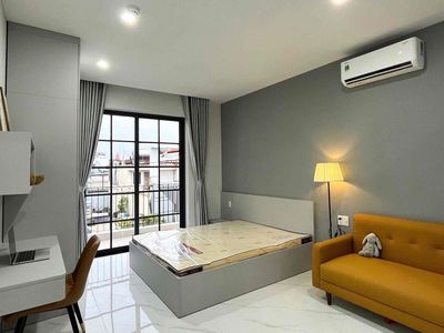 Rent the apartment. A balcony bedroom.