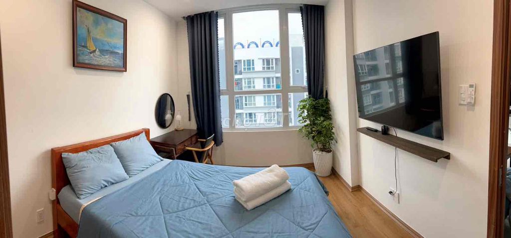 Renting two bedrooms. A short-term toilet.