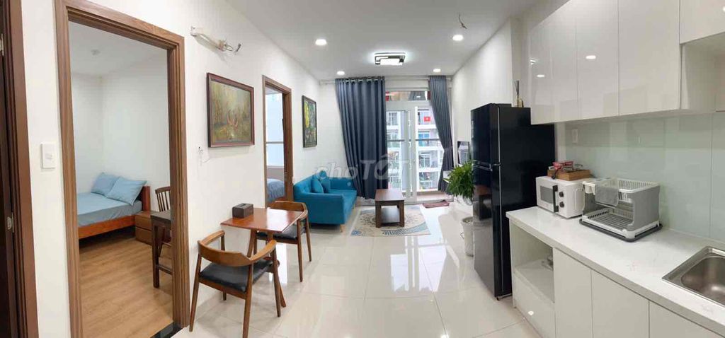 Renting two bedrooms. A short-term toilet.