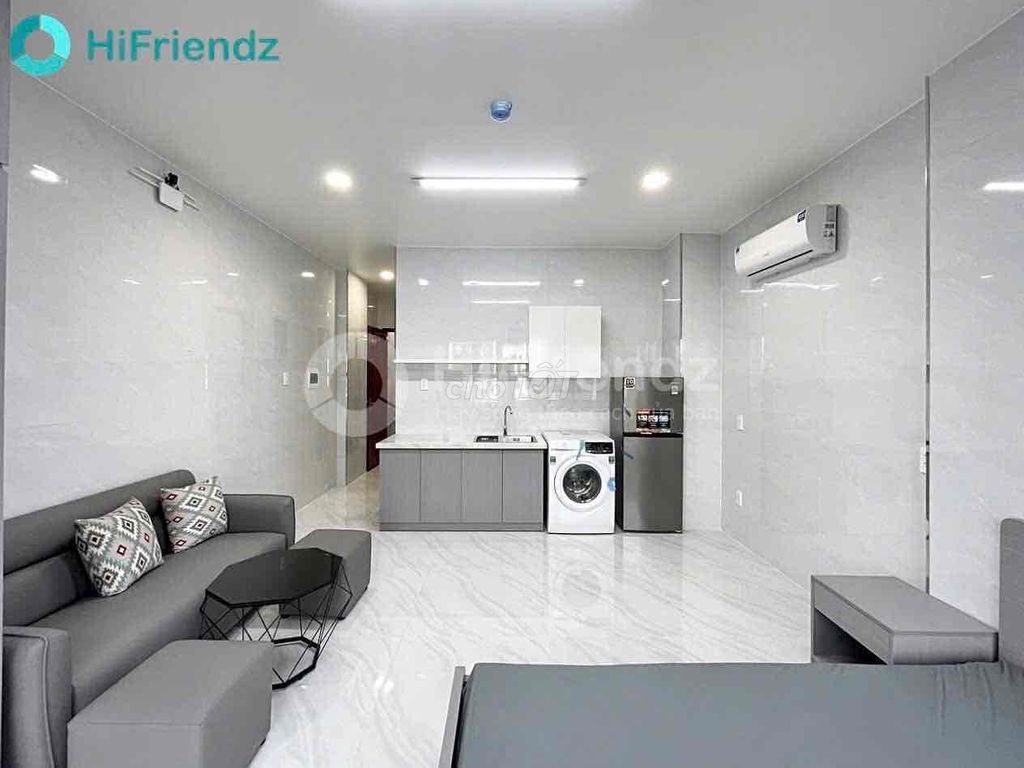 The apartment studio -- there's a sky window -- private washing machine.