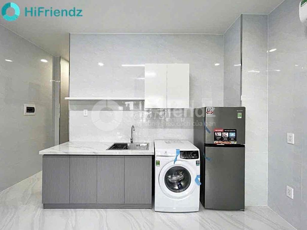 The apartment studio -- there's a sky window -- private washing machine.