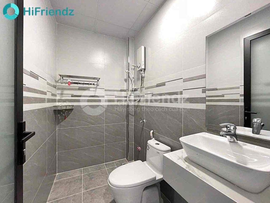 The apartment studio -- there's a sky window -- private washing machine.