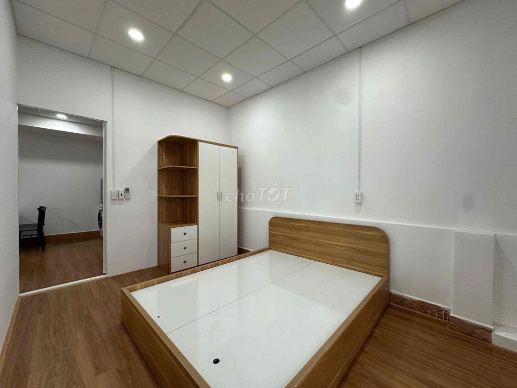 Rent a two-room apartment full of furniture with a balcony in the 10th district.
