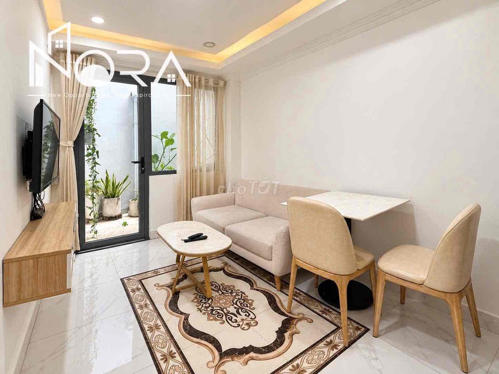 A full-house bedroom in the center of District 1.