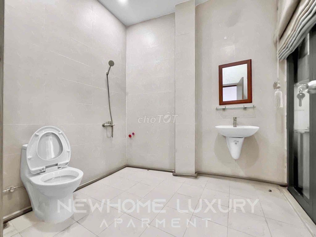 Nguyễn Văn Trỗi senior service apartment.